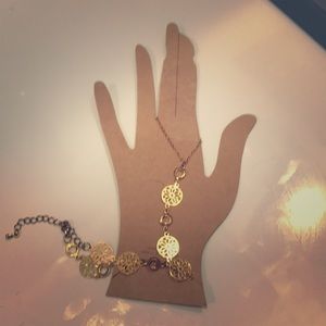 Hand jewelry